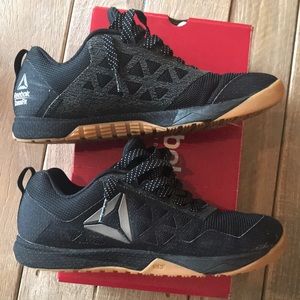 Mens Nano Six. Size 8.